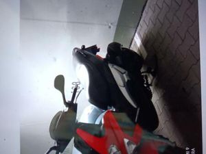 GILERA RUNNER 125 CCM/80 CCM ZULASSUNGBJ.2007 ROT/SCHWARZ