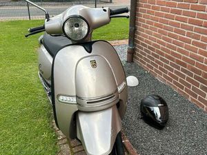 BTC CEO ROLLER – FAHRBEREIT, MIT PAPIEREN, VERSICHERUNG & HELM