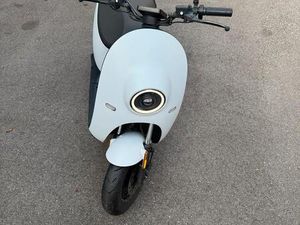 UNU PRO ELEKTROROLLER 3 KW