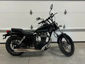 2017 SUZUKI BOULEVARD S40