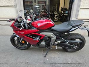 TRIUMPH DAYTONA 660 DEPOTENZIATA A 35KW.