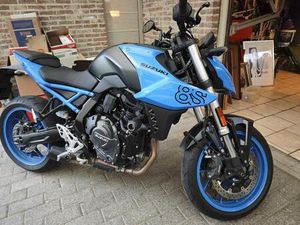 ② SUZUKI GSX 800 S - SUZUKI GSX-8S 3900KM NIEUWSTAAT