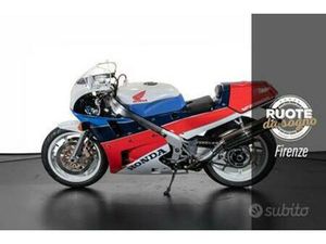 HONDA ALTRO RC 30 - 1991