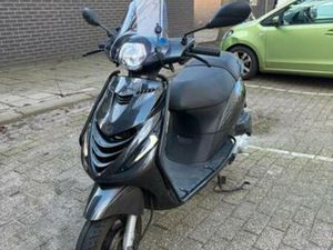 PIAGGIO ZIP CARBON 2022 – FULL OPTION — SCOOTERS | PIAGGIO — MARKTPLAATS
