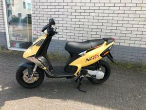 KERSTKRAKERS:PIAGGIO NRG MC 3 AC BJ2004 8800KM 2-TAKT — SCOOTERS | PIAGGIO — MARKTPLAATS