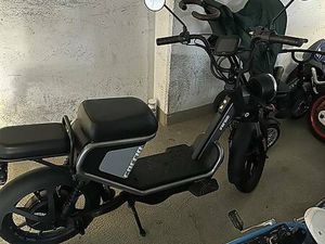 E-ROLLER 45KM/H NEU CANTON BERNE -