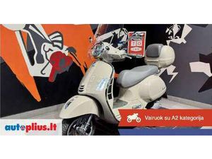 PIAGGIO VESPA 300 CC, SCOOTERS / MOPEDS