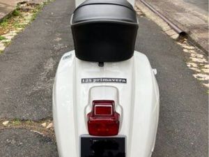 VESPA PRIMAVERA 125