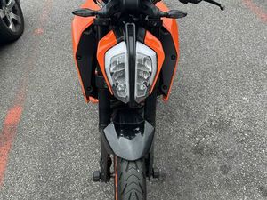 KTM DUKE 390
