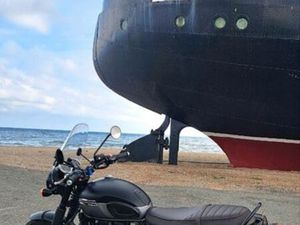 TRIUMPH BONNEVILLE T120