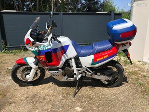VENDS AFRICA TWIN 750 JUILLET 1990