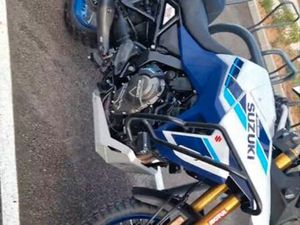 VSTROM 800 DE DJEBEL