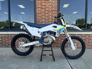 HUSQVARNA FC 450 2025 AKCE