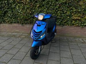 PIAGGIO ZIP 2020 IGET FULL OPTION BROM — SCOOTERS | PIAGGIO — MARKTPLAATS
