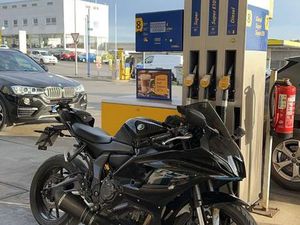 YAMAHA R7, A2, ROADSITALIA MIT ZUBEHÖR