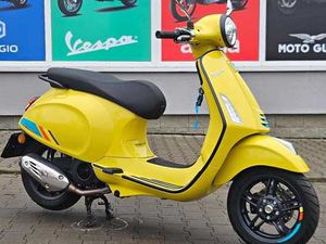 VESPA PRIMAVERA 125 S GIALLO CURIOSO