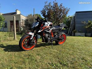 KTM 890 DUKE R
