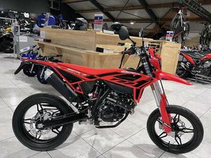 ② BETA RR MOTARD 125