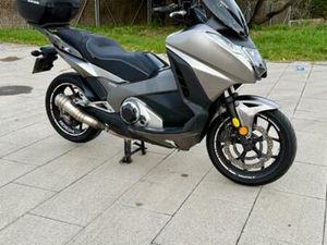 HONDA - INTEGRA 750 ABS RESTYLING