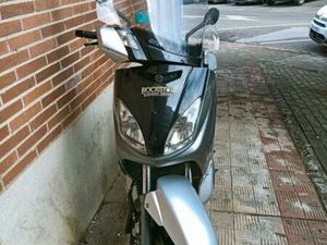 YAMAHA - XMAX