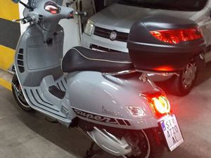 VESPA GTS 300HPE 2021, 2021 GOD.