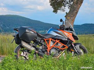 MOTO KTM 1290 SUPERDUKE GT