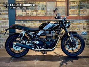TRIUMPH SPEED TWIN 900 900 CC