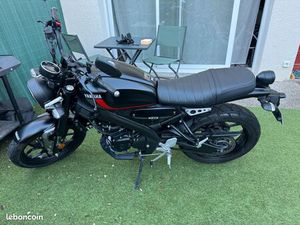 YAMAHA XSR 125 CC TECH BLACK