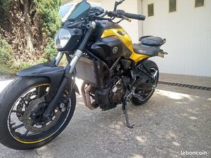 MOTO MT07