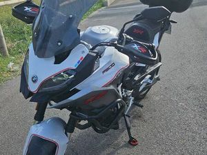 BMW F900XR