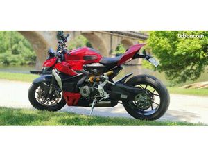 DUCATI STREETFIGHTER V2