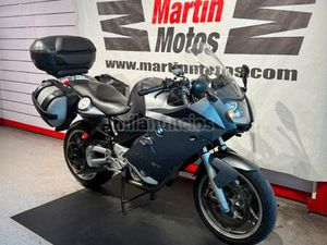 BMW - F 800 ST