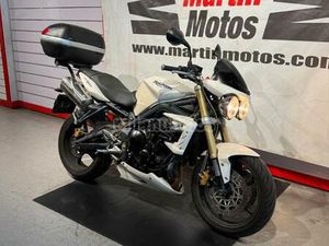 TRIUMPH - STREET TRIPLE