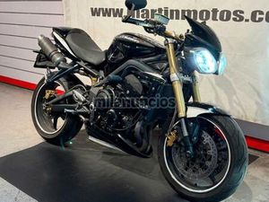 TRIUMPH - STREET TRIPLE