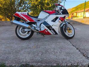 YAMAHA - FZR 1000