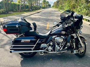 HARLEY-DAVIDSON ULTRA GLIDE