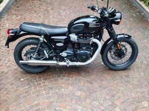 TRIUMPH BONNEVILLE T100
