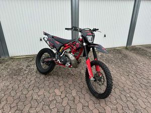 GASGAS EC 200 (NEUER MOTOR; ÄHNLICH KTM EXC 250, 300)