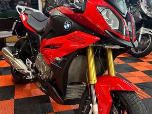 BMW S1000XR