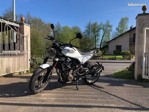 HUSQVANA VITPILEN GUIDON SVARTPILEN