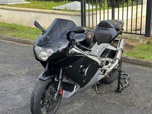 APRILIA RSV1000 – TRÈS BON ÉTAT