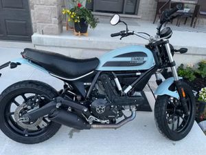 HOLIDAY-READY RIDE ️2016 DUCATI SCRAMBLER SIXTY2