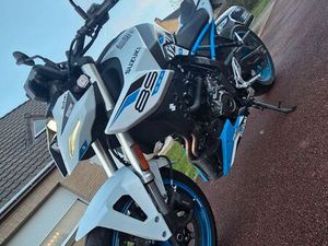 MOTO SUZUKI GSX-8S 2024