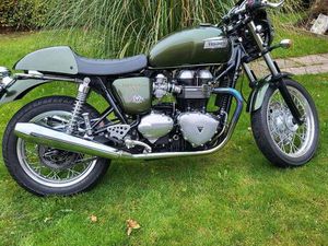 TRIUMPH THRUXTON 900 SCHNÄPPCHEN