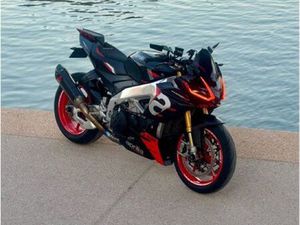 APRILIA TUONO V4 1100 FACTORY
