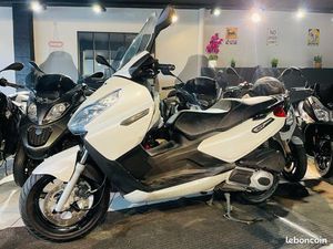 PIAGGIO X7 125 / BON ÉTAT / PAYEZ EN 10X CB