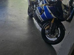 JE VENDS MA GSX-R 1000 K3 ÉTAT IRRÉPROCHABLE