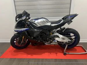 2018 YAMAHA R1M