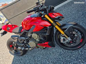 STREETFIGHTER V4S 2000 KMS