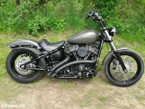 HARLEY-DAVIDSON SOFTAIL STREET BOB
